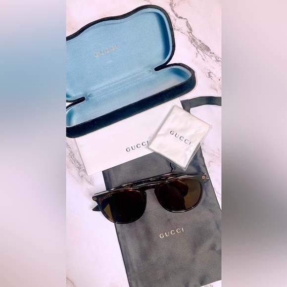 Gucci Avana Green Sunglasses with case and dust bag - Picture 2 of 8